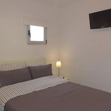 Gracioseros 106- 2 Bed-gr Floor-ac-uk Tv-wifi Daire